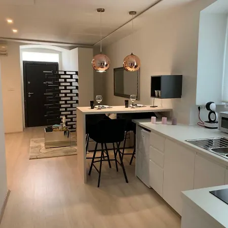 City Street Apartman * プーラ