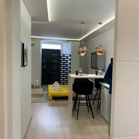 City Street Apartman * プーラ