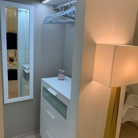 City Street Apartman *
