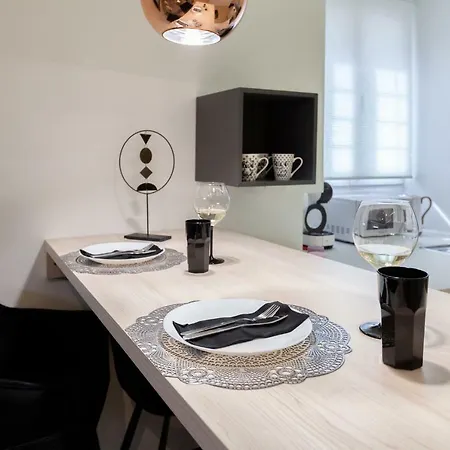City Street Apartman * プーラ