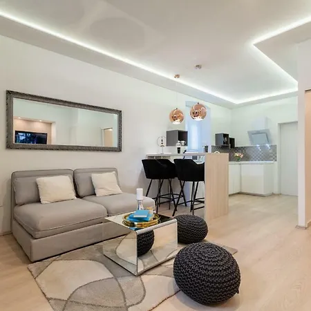 アパート City Street Apartman プーラ