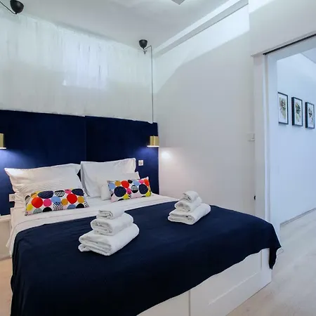 アパート City Street Apartman プーラ