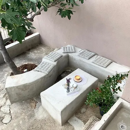 City Street Apartman